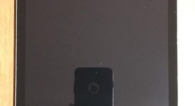 Good
													Apple iPad Air - AT&T, Gray, 32 GB, photo 2 of 6