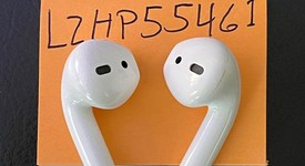 Used
													Apple AirPods 2nd Gen - Lightning Case, photo 5 of 5