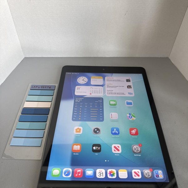 Apple iPad (9th Gen) - Wi-Fi, 64 GB, Gray, A2602