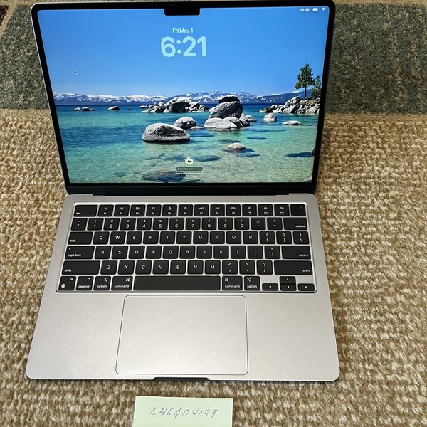 MacBook Air 2024 (M3) - 13 inch - 256 GB, Silver, 8 GB, Apple M3, 8-core GPU