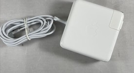Good
													MacBook Pro 2015 (Retina) - 15" - Silver, 256 GB, 16 GB, photo 2 of 10