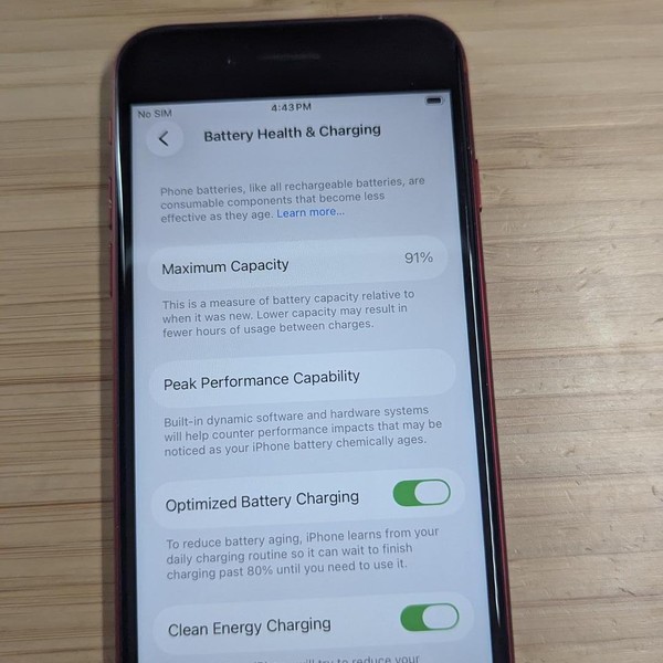 Apple iPhone SE 3rd Gen 2022 - Unlocked, 64 GB, Red, A2595