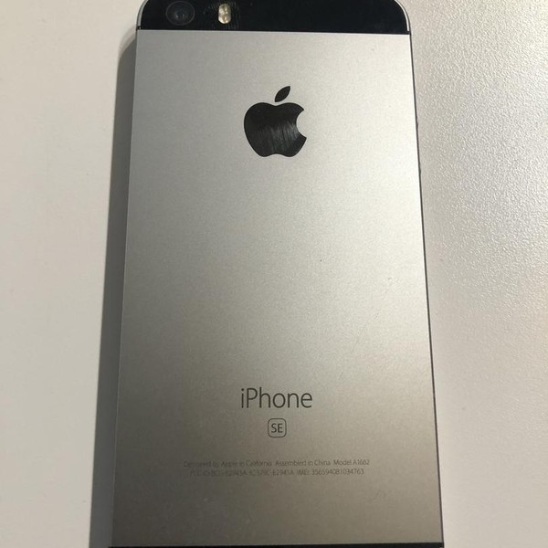 Apple iPhone SE 1st Gen 2016 - Unlocked, 32 GB, Grey, A1662