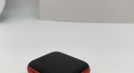 Fair
													Apple Watch Series 6 40mm - Red, A2291 - GPS, Aluminum, photo 4 of 5