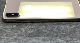Good
													Apple iPhone Xs - Unlocked, Gold, 64 GB, A1920, photo 4 of 7