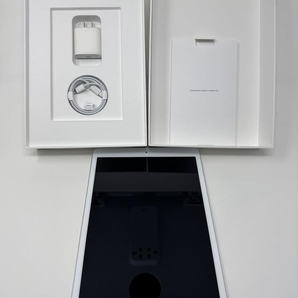Apple iPad 8th Gen - Wi-Fi, 128 GB, Silver, A2270