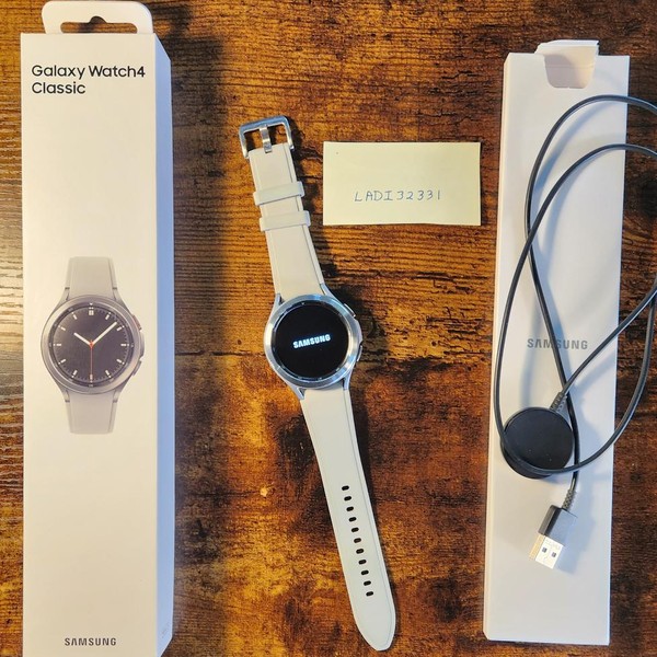 Samsung Galaxy Watch4 Classic - AT&T, Silver, 46mm