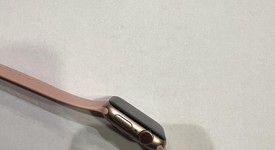 Fair
													Apple Watch Series 4 40mm - Unlocked, Gold, A1975 - Cellular, Aluminum, photo 1 of 5