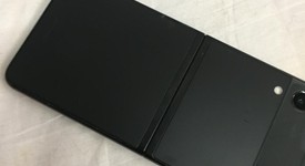 Good
													Samsung Galaxy Z Flip3 5G - Verizon, Black, 128 GB, 8 GB, SM-F711U, photo 4 of 7