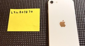 Good
													Apple iPhone SE 2nd Gen 2020 - Unlocked, White, 128 GB, A2275, photo 4 of 5