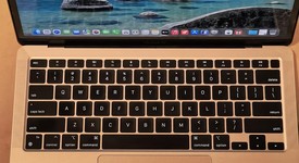 Good
													MacBook Air 2020 - 13" - Apple M1, Silver, 256 GB, 8 GB, photo 2 of 9