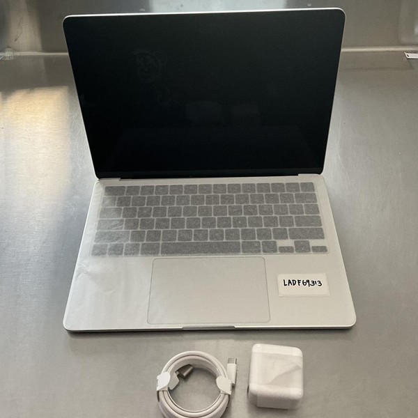 MacBook Air 2025 (M4) - 13 inch - 512 GB, Silver, 16 GB, Apple M4
