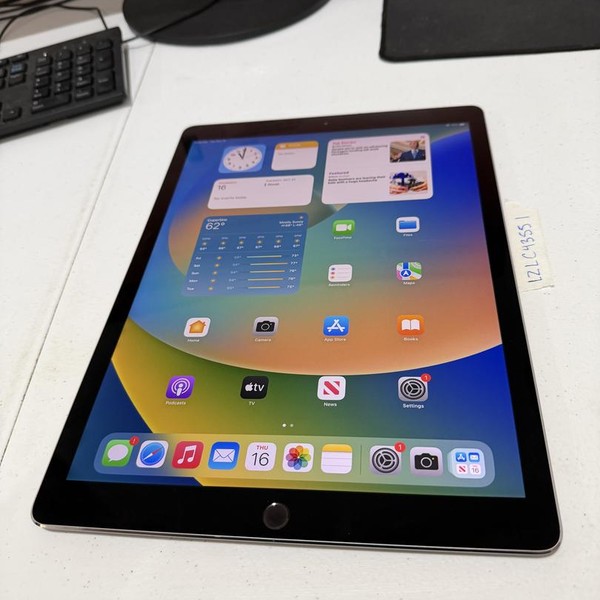 Apple iPad Pro 12.9 inch 2nd Gen 2017 - Wi-Fi, 64 GB, Gray