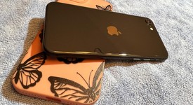 Good
													Apple iPhone SE 2nd Gen 2020 - Unlocked, Black, 64 GB, A2275, photo 1 of 5