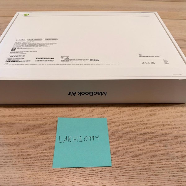 MacBook Air 2026 (M5) - 13 inch - 1 TB, Midnight, 16 GB, Apple M5 10-Core (10-core GPU)