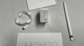 Good
													Apple iPad Pro 12.9" 2nd Gen 2017 - Unlocked, Silver, 64 GB, photo 2 of 11