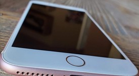 Mint
													Apple iPhone 7 Plus - Unlocked, Rose Gold, 32 GB, A1661, photo 3 of 10