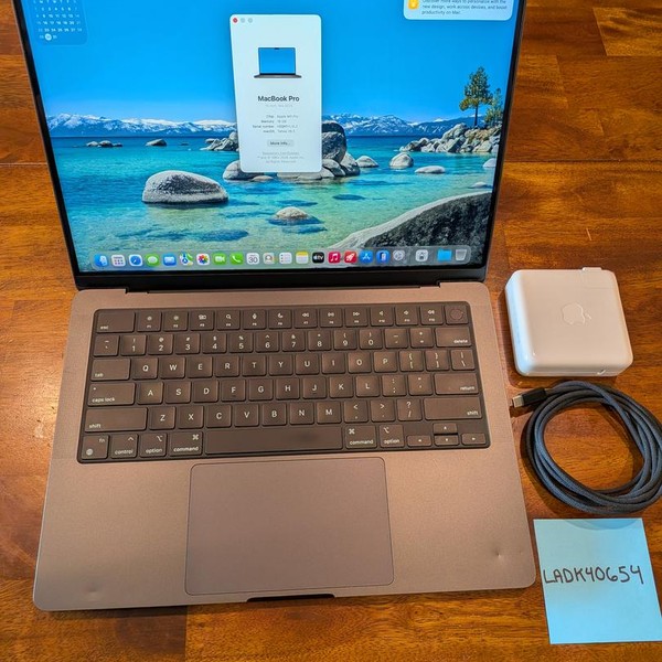 MacBook Pro Late 2023 (M3) - 14 inch - 512 GB, Black, 18 GB, Apple M3 Pro 11-core, 14-core GPU