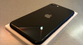 Mint
													Apple iPhone SE 2nd Gen 2020 - Unlocked, Black, 128 GB, A2275, photo 3 of 17