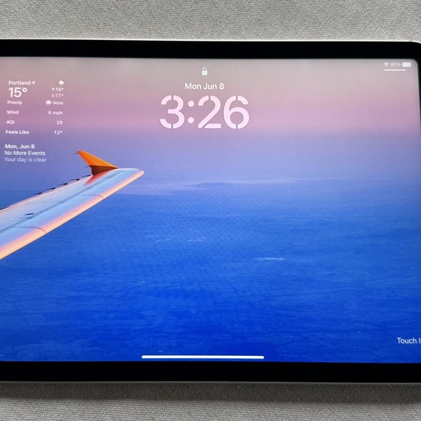 Apple iPad Air (5th Gen) - Unlocked, 64 GB, Pink, A2589