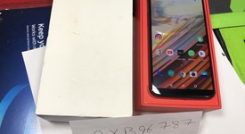 Mint
													OnePlus 5T - Unlocked, Black, 128 GB, 8 GB, photo 2 of 7