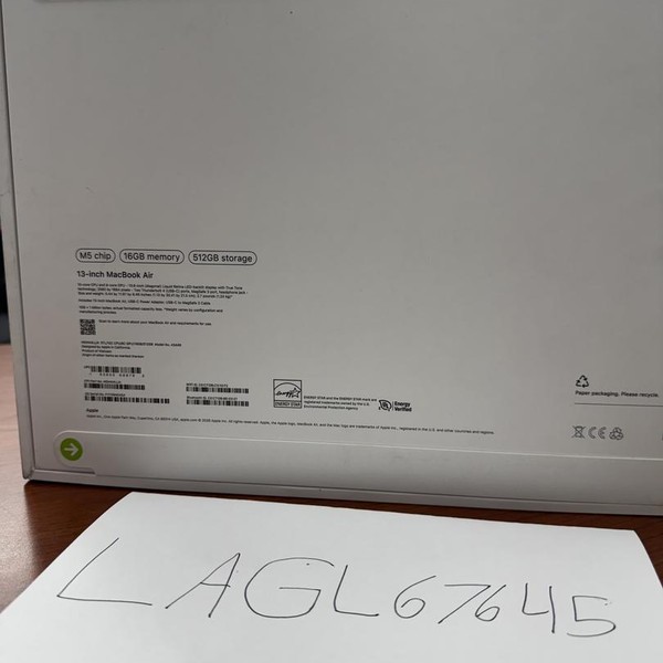 MacBook Air 2026 (M5) - 13 inch - 512 GB, Starlight, 16 GB, Apple M5 10-Core (8-core GPU)