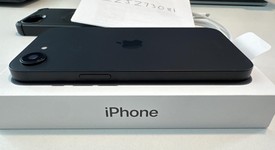 Mint
													Apple iPhone 16e - Unlocked, Black, 128 GB, A3212, photo 3 of 7