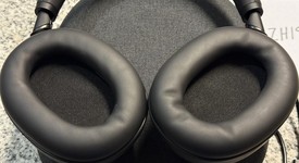 Used
													Sony WH-1000XM6 - Black, photo 4 of 13