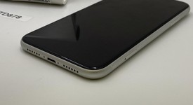 Good
													Apple iPhone Xr - Unlocked, White, 64 GB, A1984, photo 5 of 5