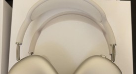 Used
													Apple AirPods Max USB-C - Starlight, photo 2 of 3