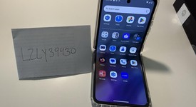 Mint
													Motorola Razr (2024) - Visible, Gray, 256 GB, 8 GB, photo 1 of 16