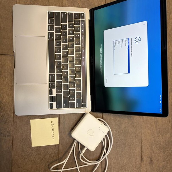 MacBook Pro 2020 - 13 inch - 512 GB, Silver, 16 GB, Intel Core i5