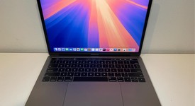Good
													MacBook Pro 2018 (With Touch Bar) - 13" - I5, Gray, 256 GB, 8 GB, photo 2 of 6