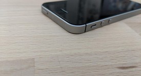 Good
													Apple iPhone SE 1st Gen 2016 - AT&T, Grey, 16 GB, A1662, photo 3 of 6