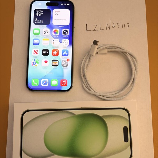 Apple iPhone 15 - AT&T, 128 GB, Green, A2846