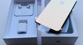 Mint
													Apple iPhone Xs Max - Verizon, Gold, 64 GB, A1921, photo 4 of 6