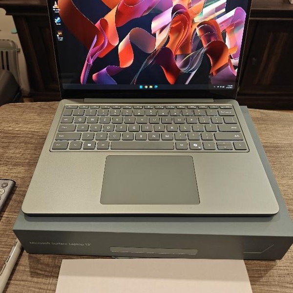 Microsoft Surface Laptop 7 - 512 GB, Platinum, 16 GB, Snapdragon X Plus, 13.8 inch