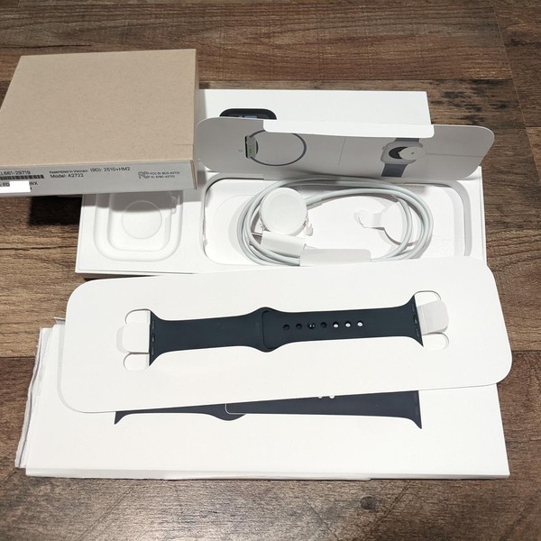 Apple Watch SE 2nd Gen 40mm - Midnight, A2722 - GPS, Aluminum