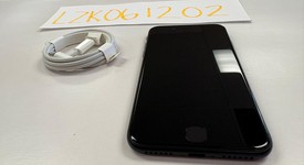 Mint
													Apple iPhone SE 3rd Gen 2022 - Unlocked, Midnight, 64 GB, A2595, photo 4 of 8