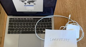 Good
													MacBook Pro 2020 - 13" - I5, Silver, 512 GB, 16 GB, photo 3 of 7