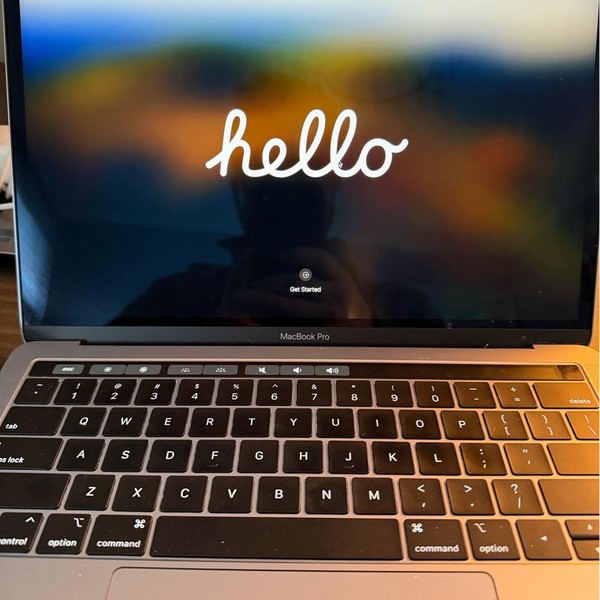 MacBook Pro 2019 - 13 inch - 256 GB, Gray, 8 GB, Intel Core i5