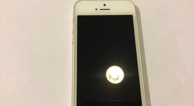 Good
													Apple iPhone SE 1st Gen 2016 - TracFone, Gold, 32 GB, A1662, photo 5 of 11