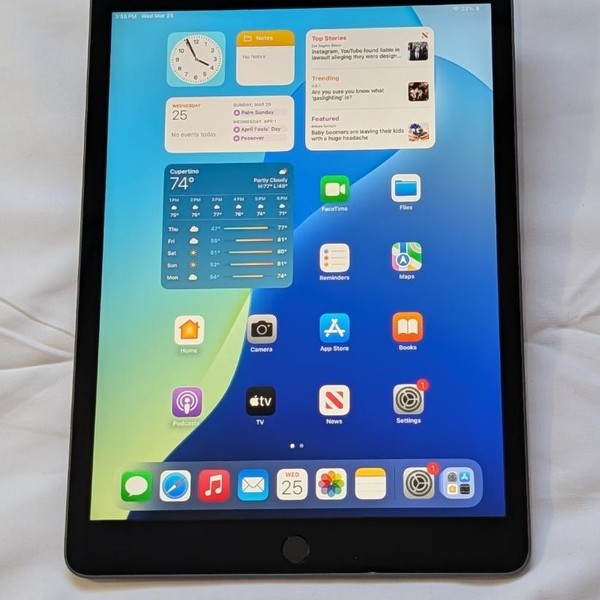 Apple iPad 7th Gen - Unlocked, 32 GB, Gray, A2200