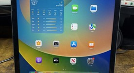 Good
													Apple iPad Pro 12.9" 1st Gen 2015 - Unlocked, Gray, 128 GB, A1652, 1st Gen 2015, photo 1 of 4
