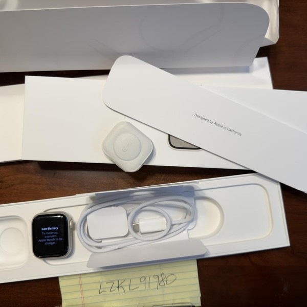 Apple Watch Series 8 41mm - Unlocked, Silver, A2772 - Cellular, Aluminum