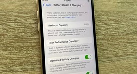 Good
													Apple iPhone SE 3rd Gen 2022 - Unlocked, Starlight, 128 GB, A2595, photo 4 of 10