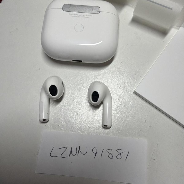 Apple AirPods 3rd Gen - Lightning Case