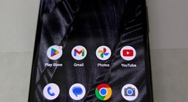 Mint
													Google Pixel 7a - Unlocked, Charcoal, 128 GB, 8 GB, GWKK3, photo 5 of 8