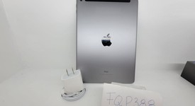 Mint
													Apple iPad 6th Gen - Unlocked, Gray, 32 GB, A1954, photo 2 of 5