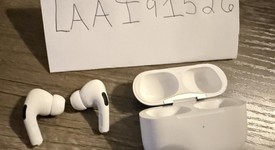 Used
													Apple AirPods Pro - MagSafe Case, photo 4 of 4